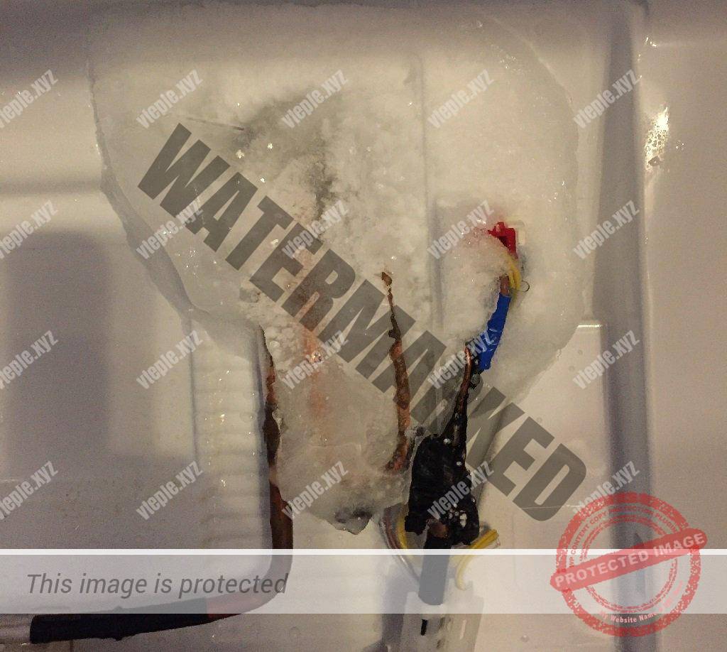 Замерзший вентилятор в холодильнике Samsung